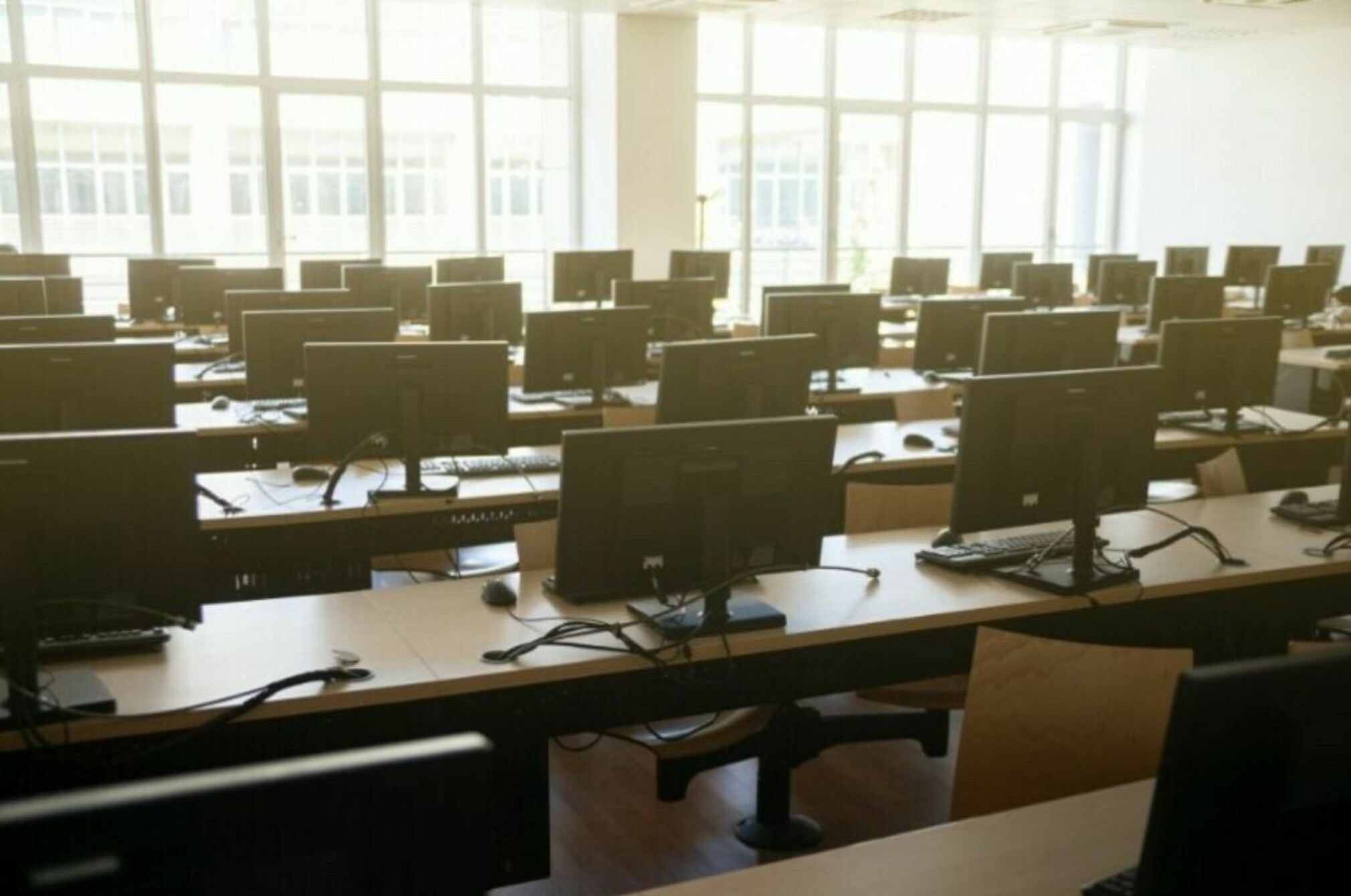 Consumer nz website promo image students use microsoft computers during a university lecture