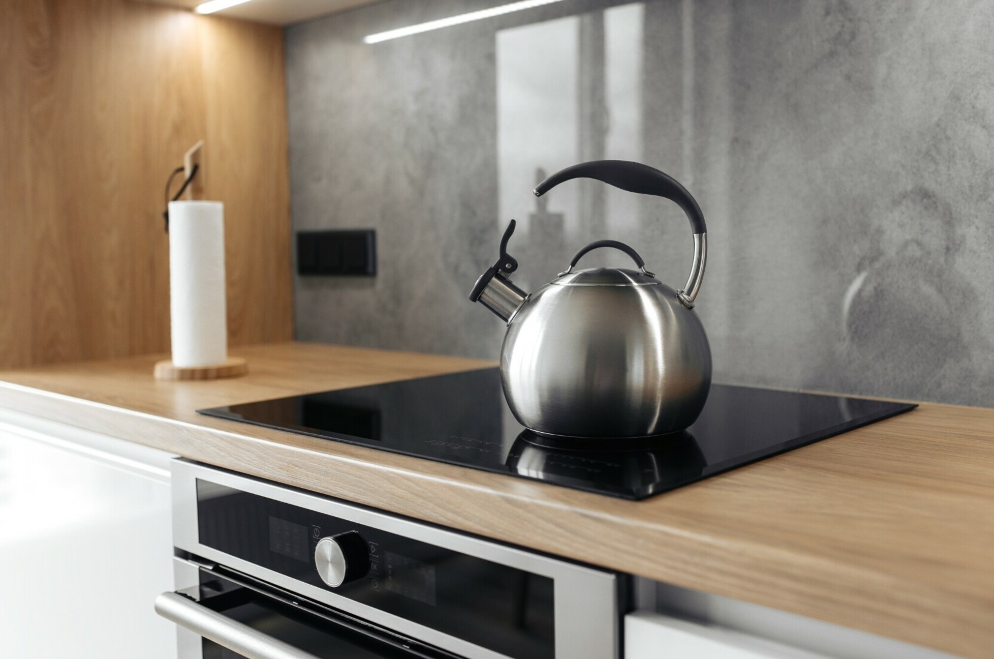 Induction kettle  1 
