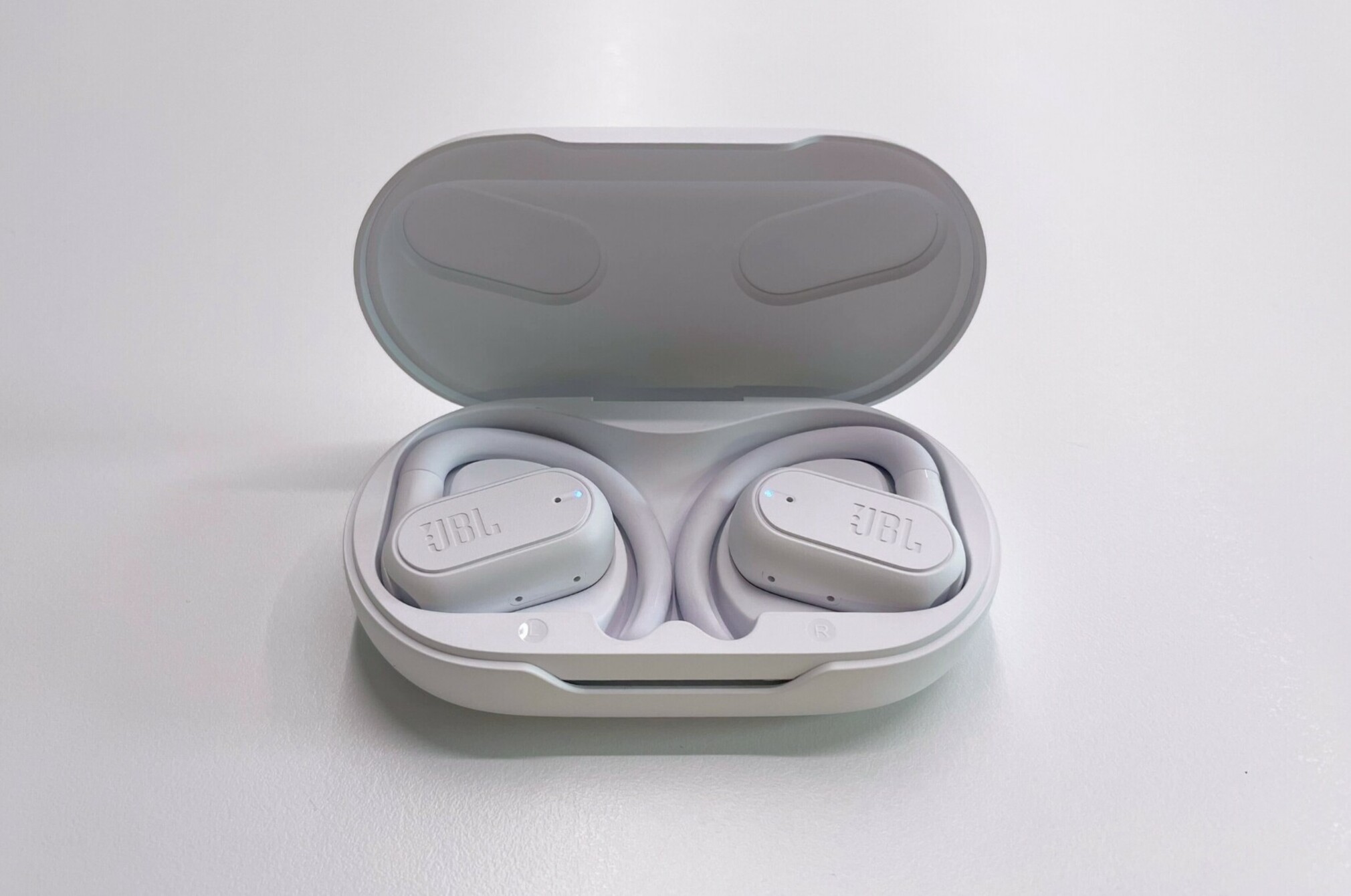 Jbl soundgear sense in case