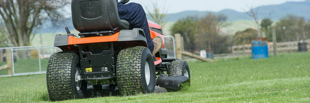 Ride on mowers buying guide hero