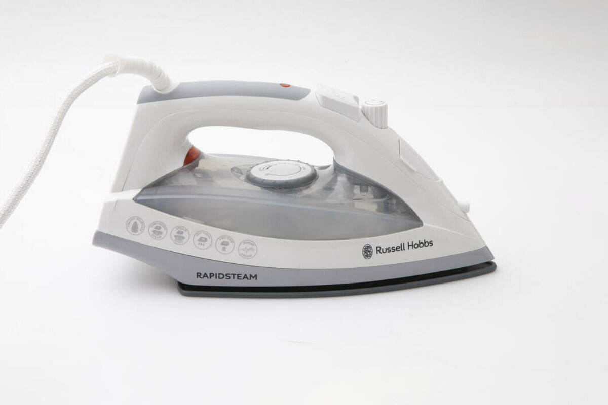 Russell Hobbs Rapid Steam Iron RHC902 Consumer NZ